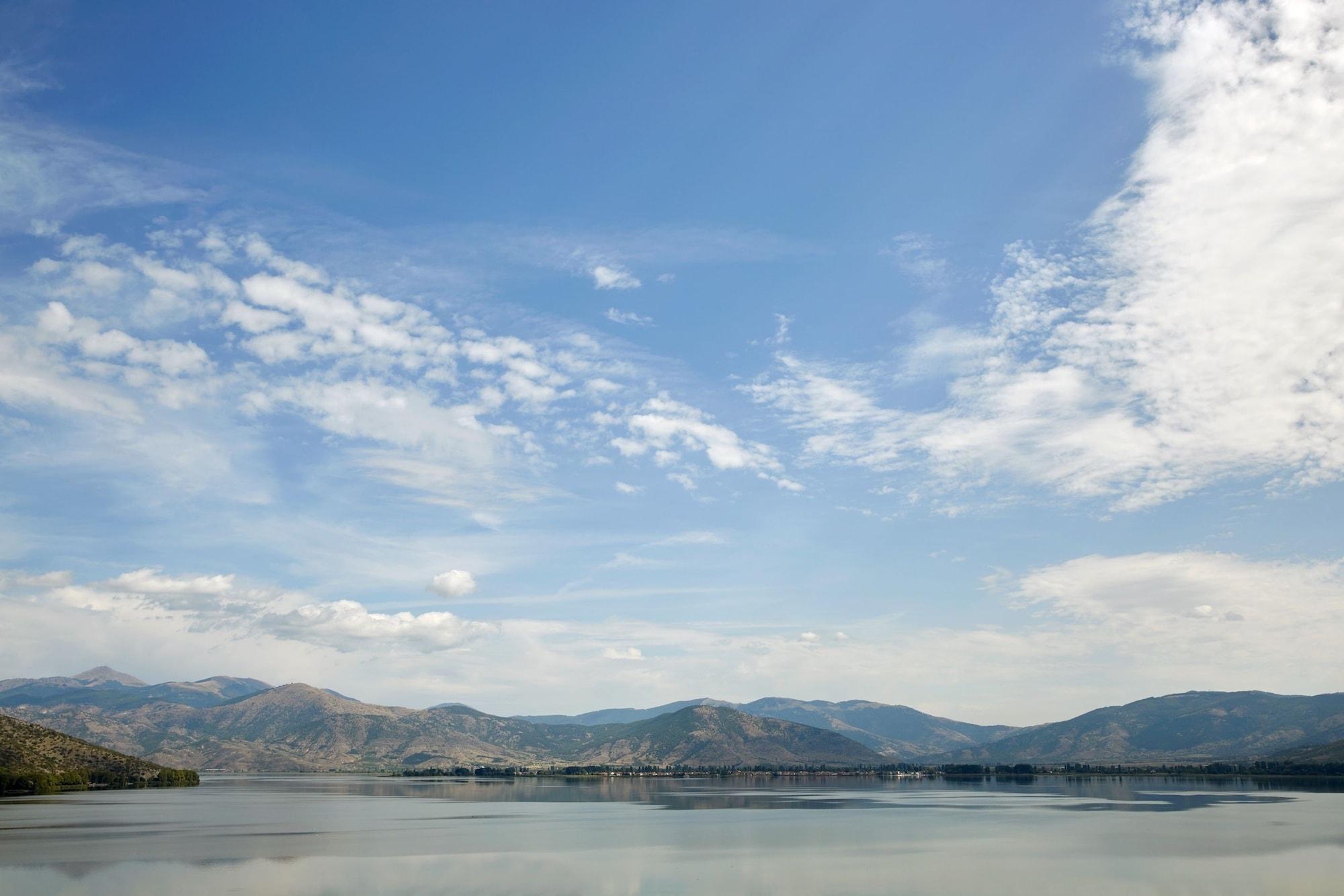 Limneon Resort&Spa Kastoria Exterior foto View of the lake