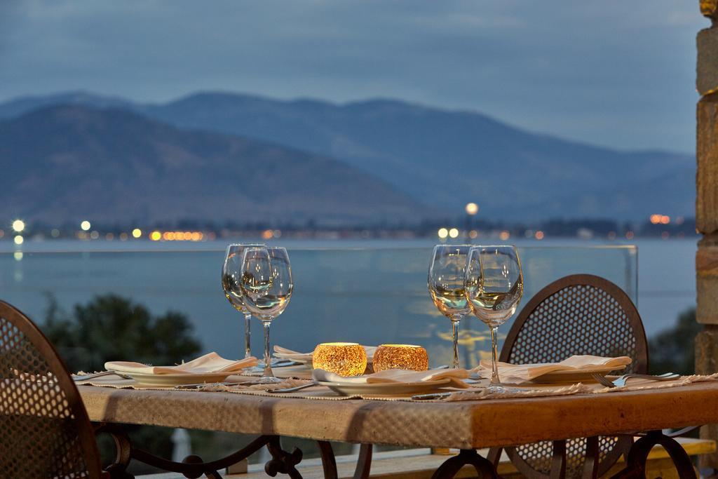 Limneon Resort&Spa Kastoria Exterior foto A view of the Gulf of Pagani