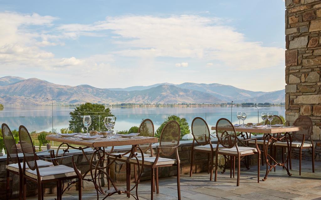 Limneon Resort&Spa Kastoria Exterior foto View of the lake from the hotel
