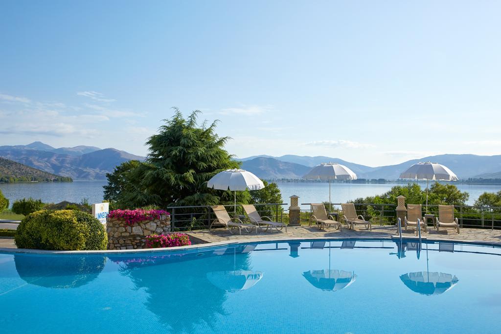 Limneon Resort&Spa Kastoria Exterior foto View of the Gulf of Pagase from the hotel
